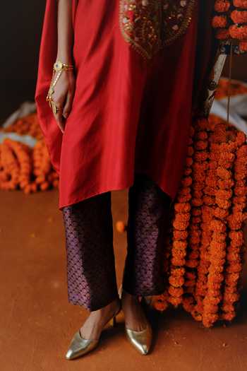 Buy_Alam By Tulsi Patel_Gold Silk Embroidery, Zari Round Neck Genda Tunic And Pant Set _Online_at_Aza_Fashions