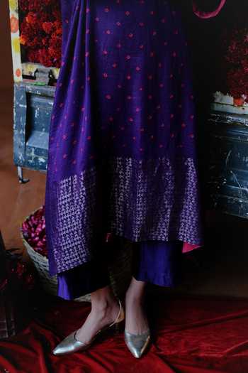 Alam By Tulsi Patel_Pink Silk Embroidery, Zari Mandarin Collar, Yes Kamal Bandhani Kurta And Pant Set _Online_at_Aza_Fashions