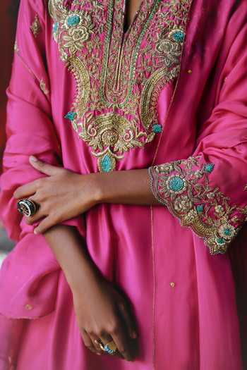 Shop_Alam By Tulsi Patel_Pink Silk Embroidery, Zari, Zardozi Split V-neck Parijat Kurta Set _Online_at_Aza_Fashions