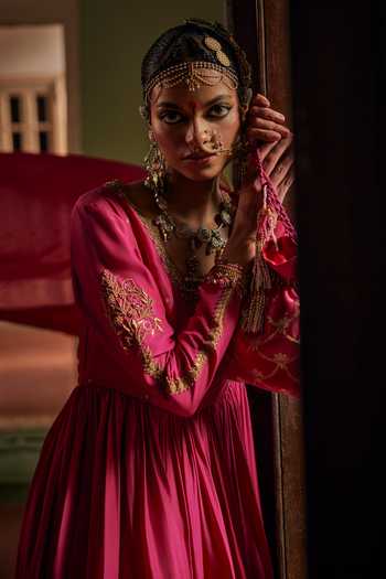 Buy_Alam By Tulsi Patel_Pink Silk, Organza Embroidery, Tassels V-neck Ojasvi Handwoven Anarkali Set _Online_at_Aza_Fashions