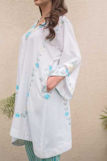 Daljit Sudan_Blue Cotton Embroidery V-neck White Phiran Kurta Set _Online_at_Aza_Fashions