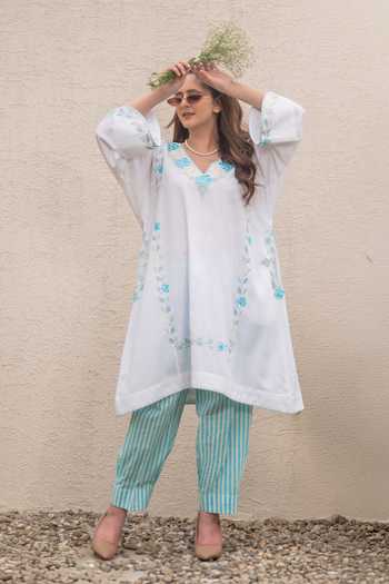 Buy_Daljit Sudan_Blue Cotton Embroidery V-neck White Phiran Kurta Set 