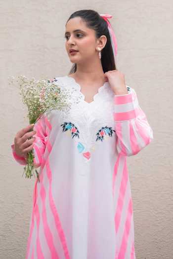 Daljit Sudan_Pink Cotton Embroidery V-neck Striped Phiran Kurta And Salwar Set _Online_at_Aza_Fashions