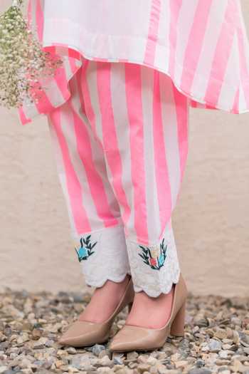 Buy_Daljit Sudan_Pink Cotton Embroidery V-neck Striped Phiran Kurta And Salwar Set _Online_at_Aza_Fashions