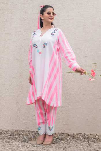 Shop_Daljit Sudan_Pink Cotton Embroidery V-neck Striped Phiran Kurta And Salwar Set _Online_at_Aza_Fashions