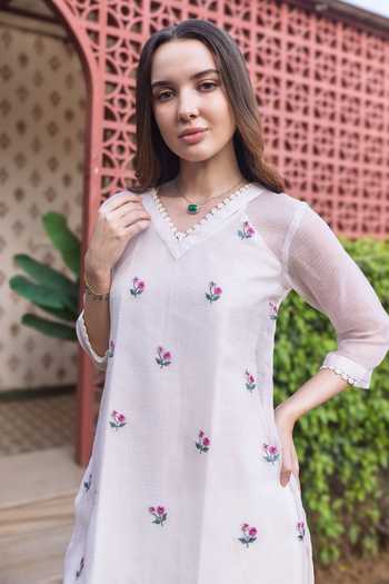 Buy ASRUMO Off White Cotton, Kota Doria Embroidery V-neck Floral Motif Kurta Set Online at Aza Fashions Buy_ASRUMO_Off White Cotton, Kota Doria Embroidery V-neck Floral Motif Kurta Set _Online_at_Aza_Fashions
