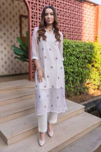 Shop ASRUMO Off White Cotton, Kota Doria Embroidery V-neck Floral Motif Kurta Set Online at Aza Fashions Shop_ASRUMO_Off White Cotton, Kota Doria Embroidery V-neck Floral Motif Kurta Set _Online_at_Aza_Fashions