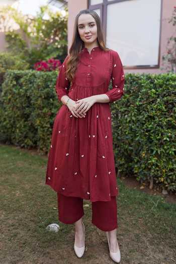 Buy_ASRUMO_Maroon Cotton Embroidery Mandarin Collar, Yes Scattered Kurta Set _Online_at_Aza_Fashions