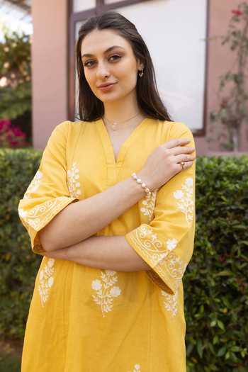 ASRUMO_Yellow Linen Embroidery V-neck Hand Kurta Set _Online_at_Aza_Fashions