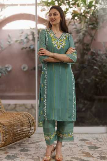 ASRUMO_Green Viscose Embroidery V-neck Hand Kurta Set _Online_at_Aza_Fashions