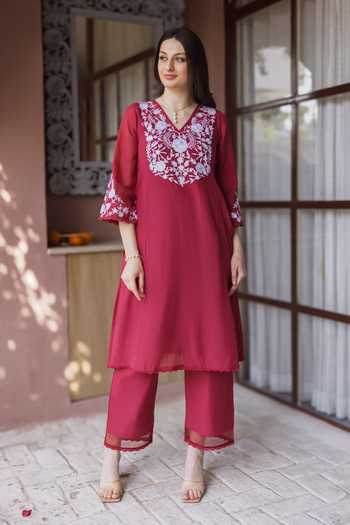 Buy ASRUMO Maroon Chanderi Embroidery V-neck Mul Kurta Set Online at Aza Fashions Buy_ASRUMO_Maroon Chanderi Embroidery V-neck Mul Kurta Set _Online_at_Aza_Fashions