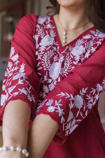 Shop ASRUMO Maroon Chanderi Embroidery V-neck Mul Kurta Set Online at Aza Fashions Shop_ASRUMO_Maroon Chanderi Embroidery V-neck Mul Kurta Set _Online_at_Aza_Fashions