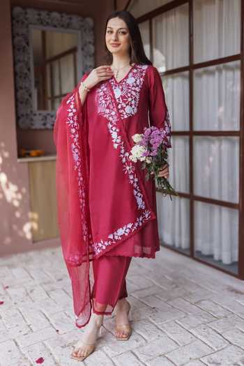 ASRUMO Maroon Chanderi Embroidery V-neck Mul Kurta Set at Aza Fashions ASRUMO_Maroon Chanderi Embroidery V-neck Mul Kurta Set _at_Aza_Fashions