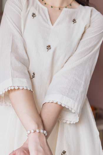 Shop_ASRUMO_Off White Cotton Embroidery V-neck Silly Kurta Set _Online_at_Aza_Fashions