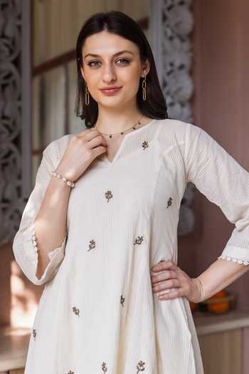 ASRUMO_Off White Cotton Embroidery V-neck Silly Kurta Set _at_Aza_Fashions