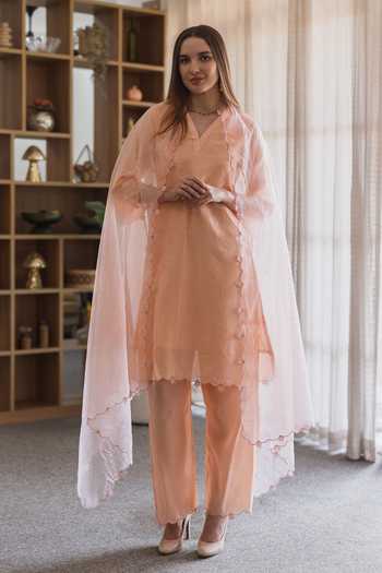 Buy_ASRUMO_Peach Chanderi Embroidery V-neck Straight Kurta Set 