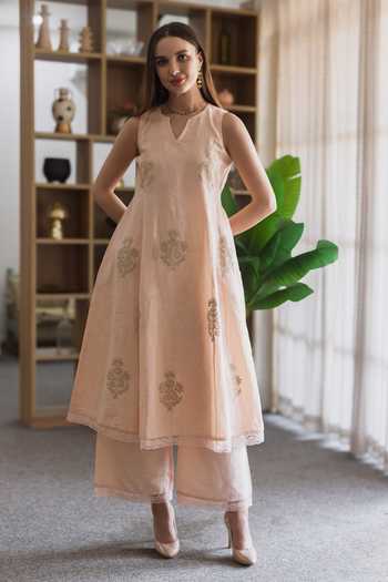 Shop_ASRUMO_Peach Linen, Doriya Embroidery Split V-neck Mughal Motif Pattern Kurta Set _Online_at_Aza_Fashions