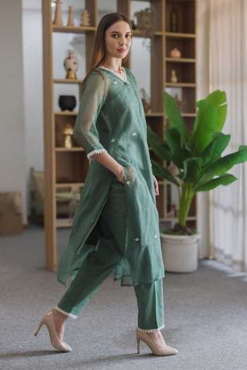 Buy_ASRUMO_Emerald Green Doriya Embroidery V-neck Kota Kurta Set _Online_at_Aza_Fashions