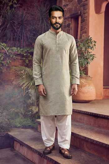 Buy Jhambthreads Green Silk, Viscose Embroidery Woven Kurta And Pyjama Set Online at Aza Fashions Buy_Jhambthreads_Green Silk, Viscose Embroidery Woven Kurta And Pyjama Set _Online_at_Aza_Fashions