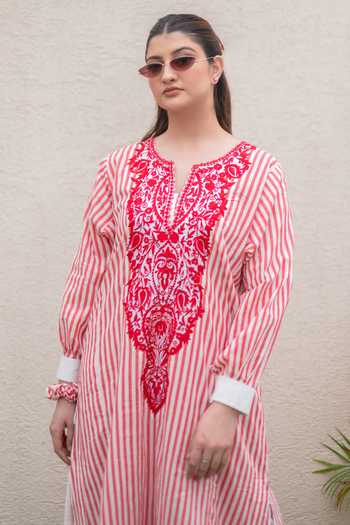 Buy_Daljit Sudan_Red Cotton Split V-neck Striped Phiran Kurta And Pant Set _Online_at_Aza_Fashions