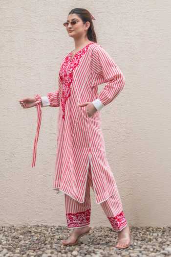 Daljit Sudan_Red Cotton Split V-neck Striped Phiran Kurta And Pant Set _at_Aza_Fashions