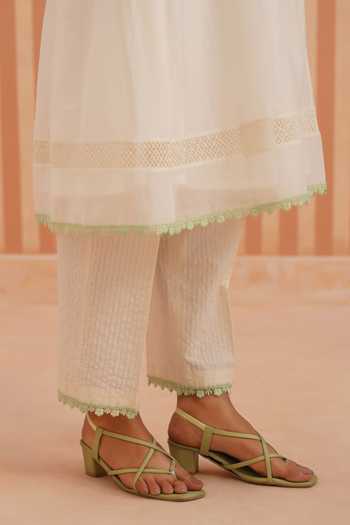 OMI_Ivory Chanderi, Cotton Satin Embroidery V-neck, Yes Mul Kurta Set _Online_at_Aza_Fashions