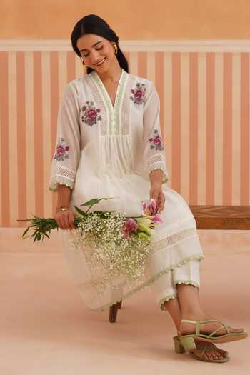 Shop_OMI_Ivory Chanderi, Cotton Satin Embroidery V-neck, Yes Mul Kurta Set 