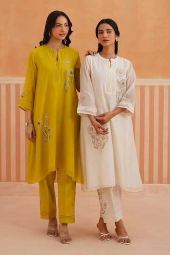OMI_Green Chanderi, Cotton Satin Embroidery Split V-neck Mul Kurta And Pant Set _at_Aza_Fashions