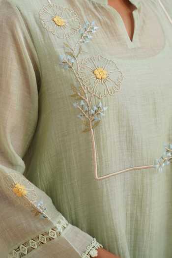OMI_Green Chanderi, Cotton Satin Embroidery Mandarin Thread Mul Kurta And Pant Set _Online_at_Aza_Fashions
