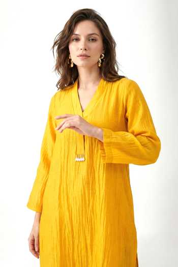Buy_Basanti Kapde aur Koffee_Yellow Chanderi V-neck Kurta And Salwar Set _Online_at_Aza_Fashions