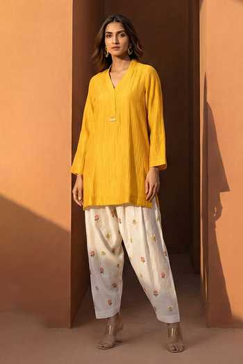 Basanti Kapde aur Koffee Chanderi Kurta & Salwar Set 