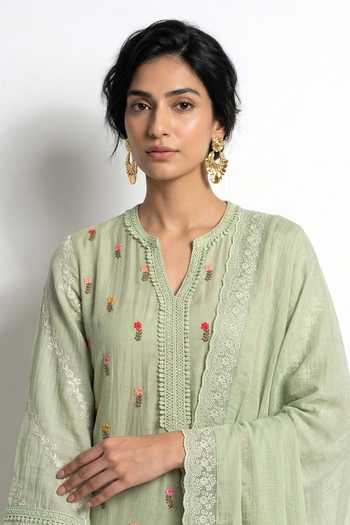 Basanti Kapde aur Koffee_Green Cotton, Chanderi Split V-neck, Yes Lace Embroidered Kurta Set _Online_at_Aza_Fashions