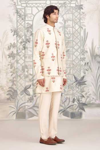 Shyam Narayan Prasad_Red Silk Applique Bhagalpuri Kurta Set With Waistcoat _at_Aza_Fashions