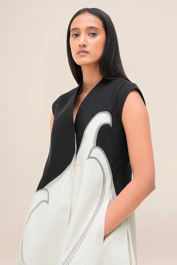 Buy_Ampm_Black Linen V-neck Swan Jacket And Palazzo Set 