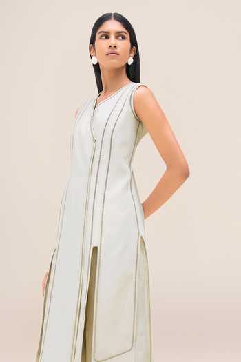 Shop_Ampm_Ivory Cotton, Linen V-neck, Yes Kashika Panelled Kurta And Pant Set 