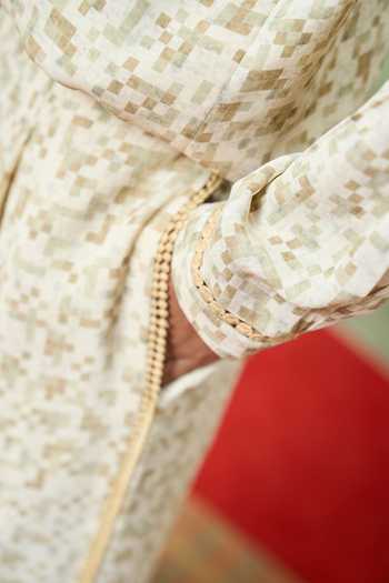 Pooja Rajgarhia Gupta_Beige Georgette Mandarin Collar Floral Embroidered Top _Online_at_Aza_Fashions