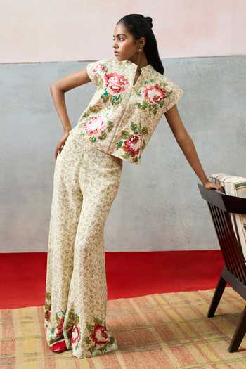 Pooja Rajgarhia Gupta_Beige Georgette Mandarin Collar Corsica Floral Pattern Top _Online_at_Aza_Fashions