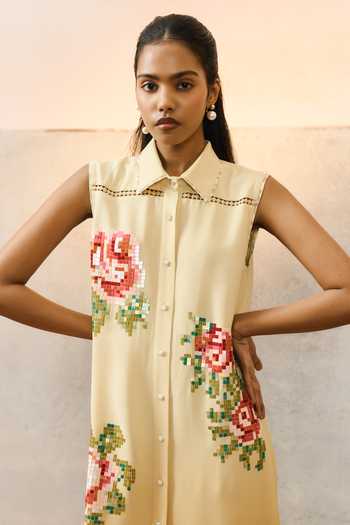 Pooja Rajgarhia Gupta_Beige Georgette Collared Ponza Pixelated Dress _Online_at_Aza_Fashions
