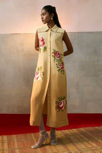Shop_Pooja Rajgarhia Gupta_Beige Georgette Collared Ponza Pixelated Dress 