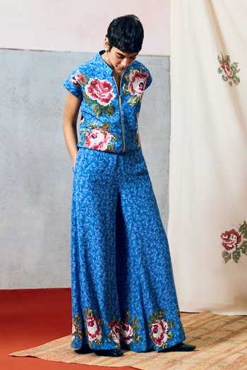 Pooja Rajgarhia Gupta_Blue Georgette Mandarin Collar Corsica Floral Zipped Crop Top _at_Aza_Fashions