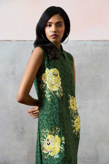 Pooja Rajgarhia Gupta_Green Georgette Collared Ponza Floral Pattern Midi Dress _Online_at_Aza_Fashions
