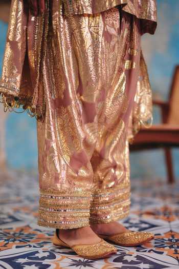 Buy_Ajiesh Oberoi_Gold Georgette, Jacquard, Lurex V-neck Surkh Glow Mettalic Pattern Kurta Set 
