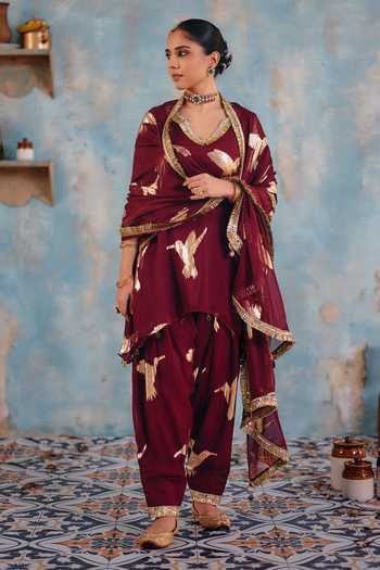 Buy_Ajiesh Oberoi_Gold Georgette, Jacquard, Lurex V-neck Mehnaz Bird Pattern Kurta Set 