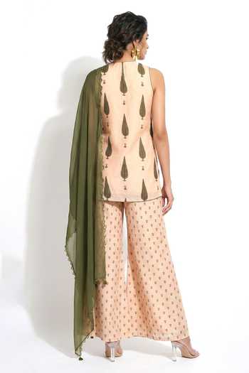 Basanti Kapde aur Koffee Motif Pattern Kurta & Palazzo Set 