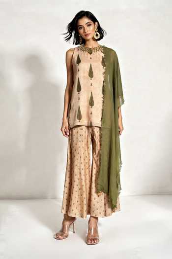 Basanti Kapde aur Koffee_Beige Muslin, Organza Mirrors Round Neck Motif Pattern Kurta And Palazzo Set _at_Aza_Fashions