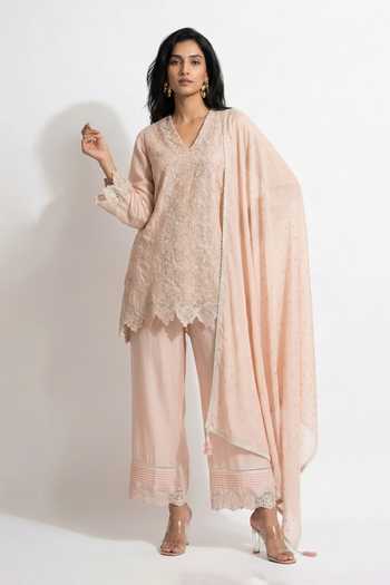 Basanti Kapde aur Koffee Embroidered Trimmed Hem Kurta Set 