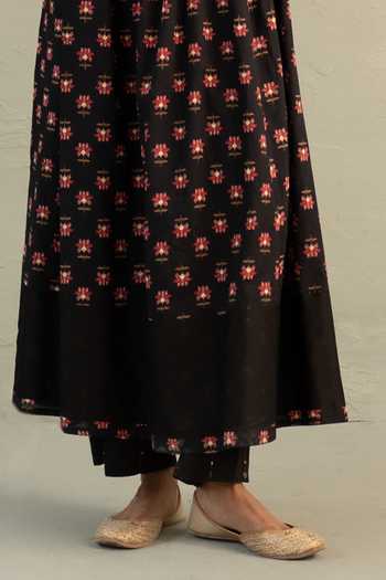 Charkhee_Black Cotton, Chanderi V-neck Phool Print Anarkali Set _Online_at_Aza_Fashions