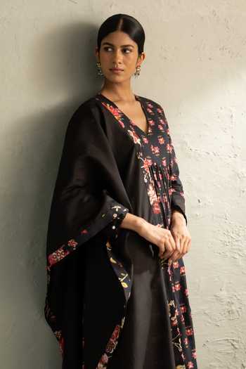 Shop_Charkhee_Black Cotton, Chanderi V-neck Phool Print Anarkali Set _Online_at_Aza_Fashions