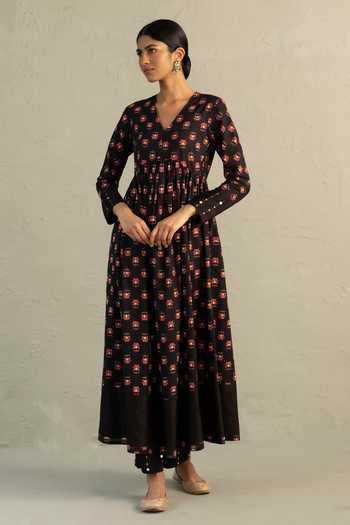Charkhee_Black Cotton, Chanderi V-neck Phool Print Anarkali Set _at_Aza_Fashions