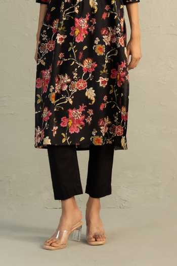 Buy_Charkhee_Black Cotton, Chanderi Split V-neck, Yes Phool Print Kurta Set _Online_at_Aza_Fashions